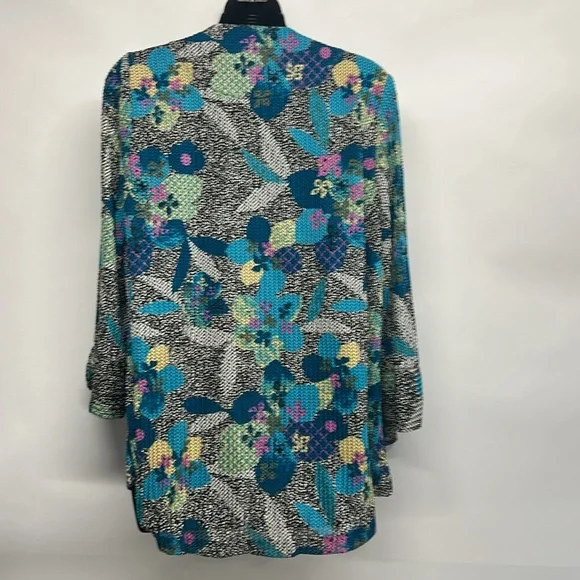 Connie Multicolor Floral Blouse with Button Detail size medium mesh - Picture 6 of 9